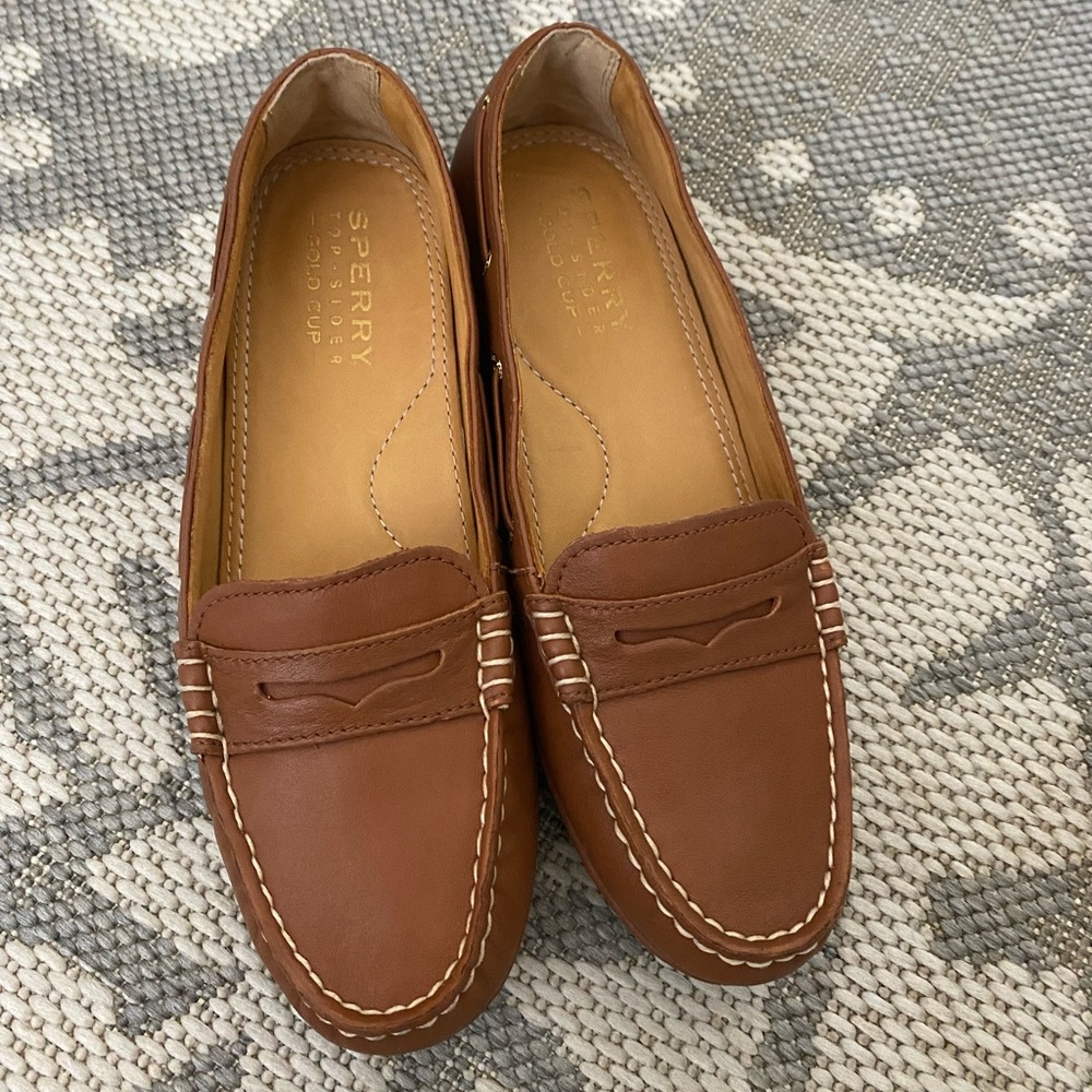 Women’s sperry tan loafers